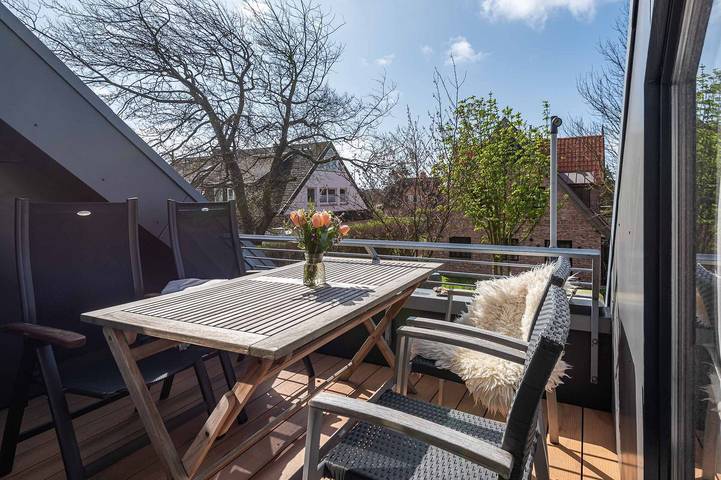 Ganze Wohnung, Stilvolle 3-Zimmer Ferienwohnung mit ca. 81 m², für bis zu 4 Personen. in Wenningstedt, Sylt