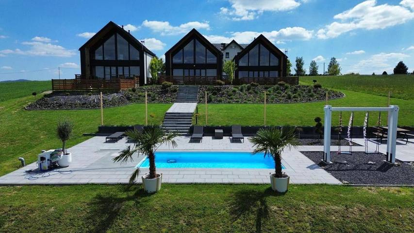 Apartament wakacyjny dla 6 osób, z jacuzzi i ogród oraz basen w Laskowa - Kamionna