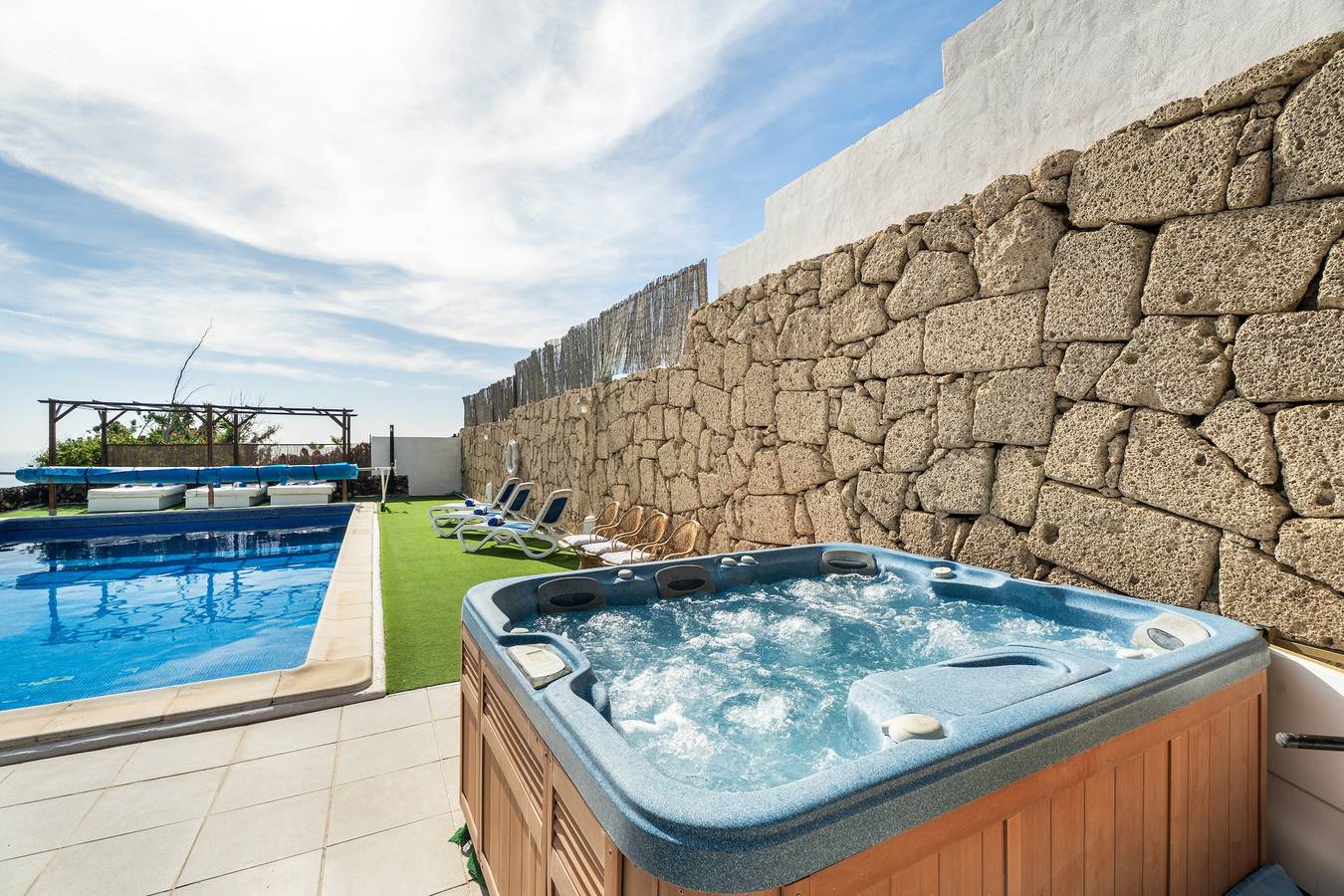 Villa Finca Toledo accueillant les animaux domestiques avec piscine, terrasse, jardin et Wi-Fi in Granadilla de Abona, Tenerife du Sud