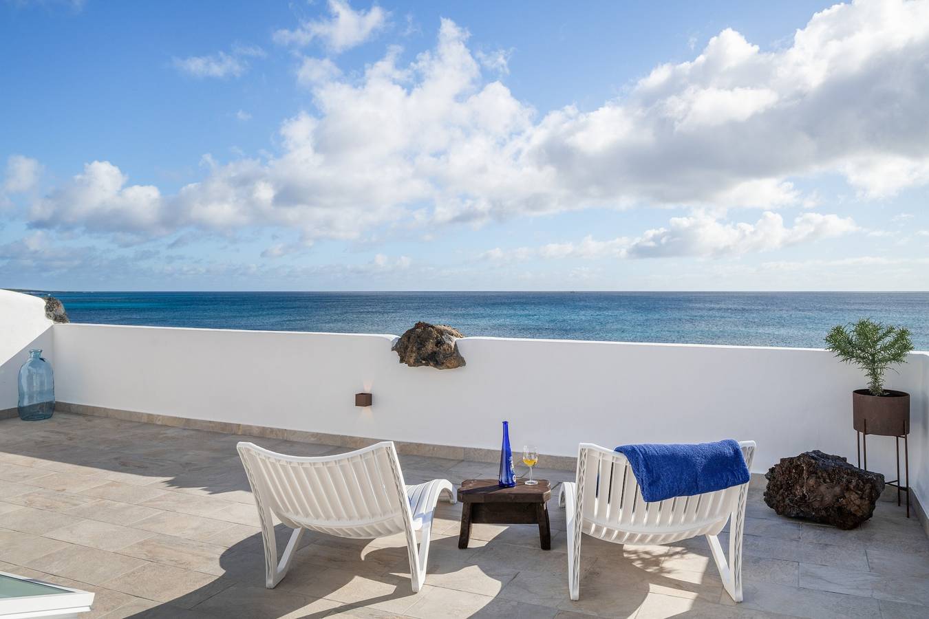 Ganze Wohnung, Ferienapartment 'Maresía' mit Meerblick, Wlan und Klimaanlage in Punta de las Mujeres, Haría