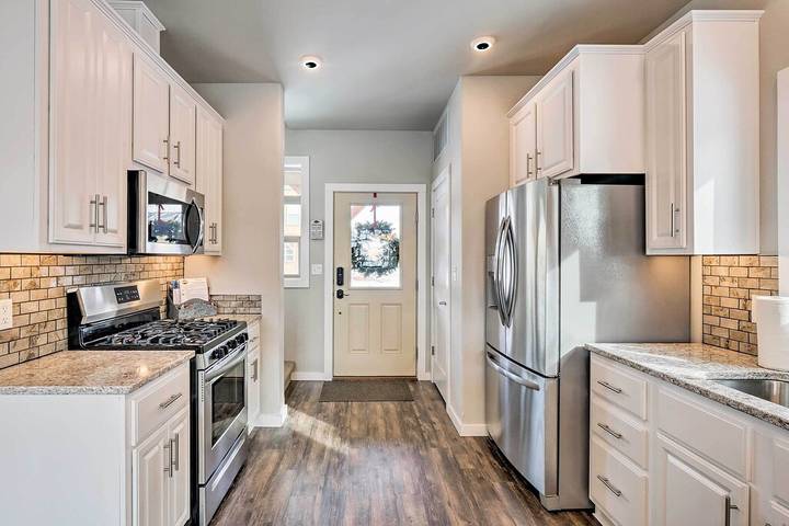 Location de vacances pour 6 personnes, avec piscine ainsi que balcon et jacuzzi à Granby