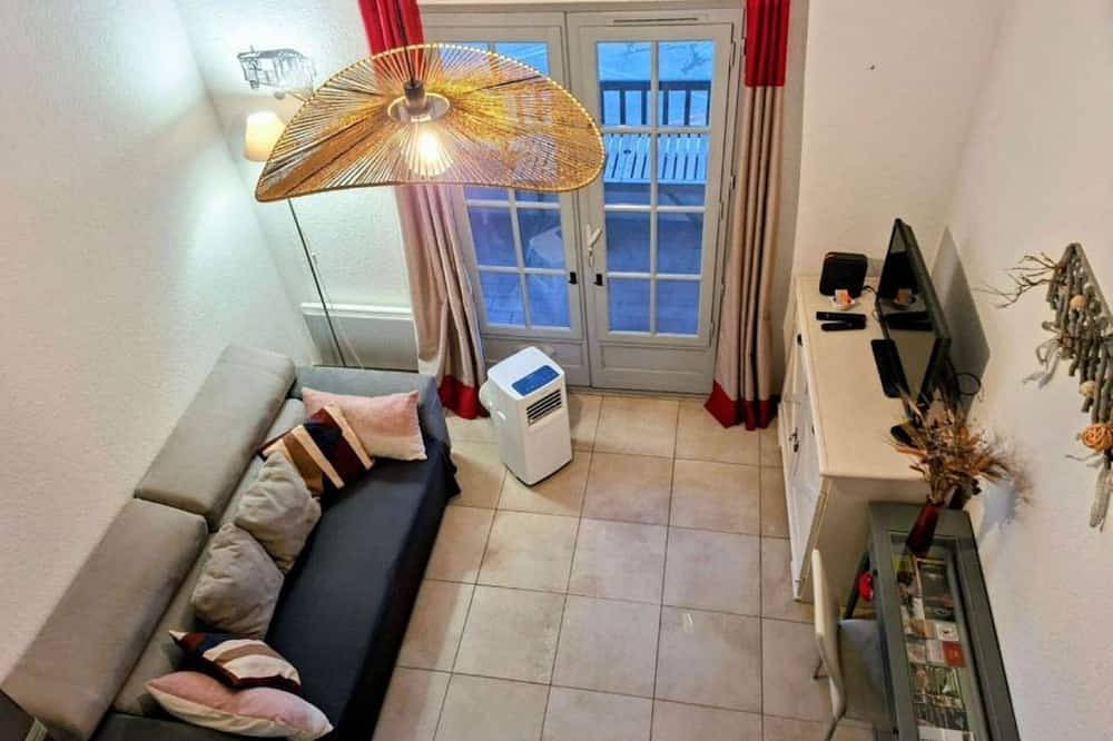 Apartamento entero, Cozy 50m² Apartment – 6 min from the beach, private parking & air conditioning in Saintes-Maries-de-la-Mer, Region de Arles
