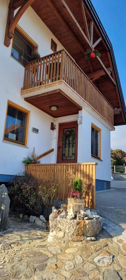 Ganze Wohnung, Apartment with Balcony in Sankt Andrä, Lavanttaler Alpen