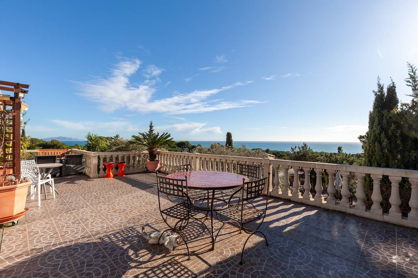 Appartement entier, Gîte : "entre mer et jardin" (ei riazi) in Sausset-les-Pins, Région d'Istres