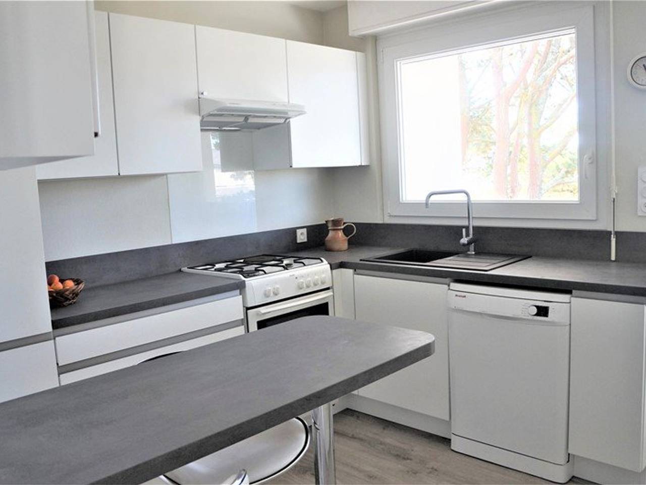 Maison rénovée 5 pièces, à 5 min de la plage, jardin clôturé, Wi-Fi, animaux acceptés in Le Fort-Bloqué, Ploemeur