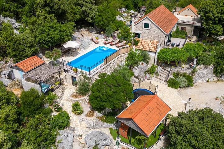 Villa für 5 Personen, mit Whirlpool und Sauna sowie Garten und Pool, mit Haustier - 1