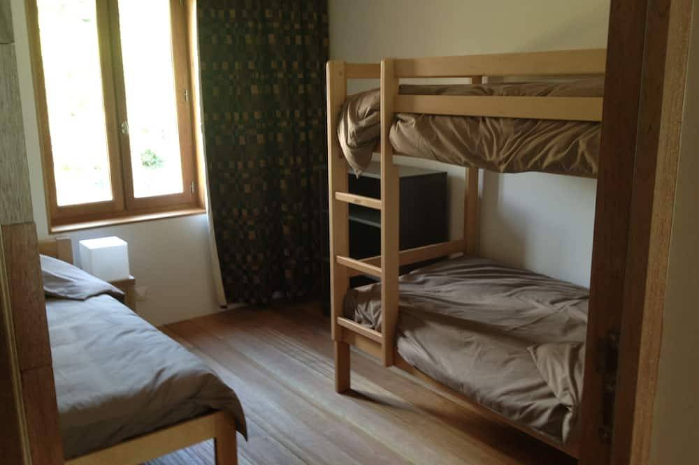 New eco-certified house near the beach in Galéria, Parc naturel régional de Corse