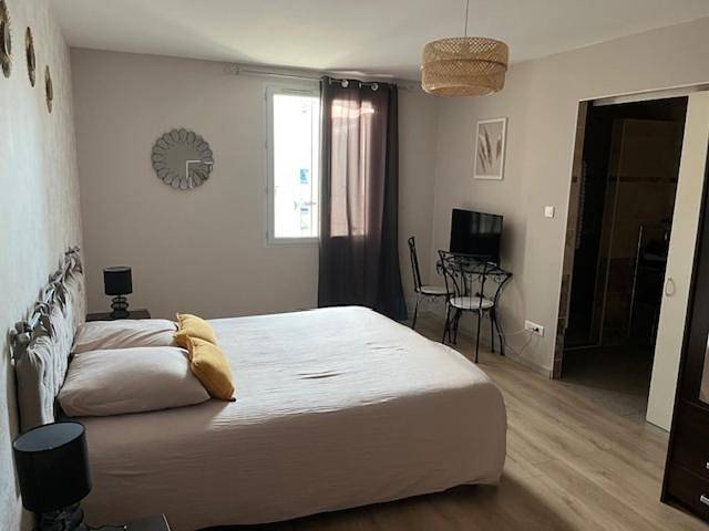 Triple Room with Garden View in Belleville-en-Beaujolais, Beaujolais