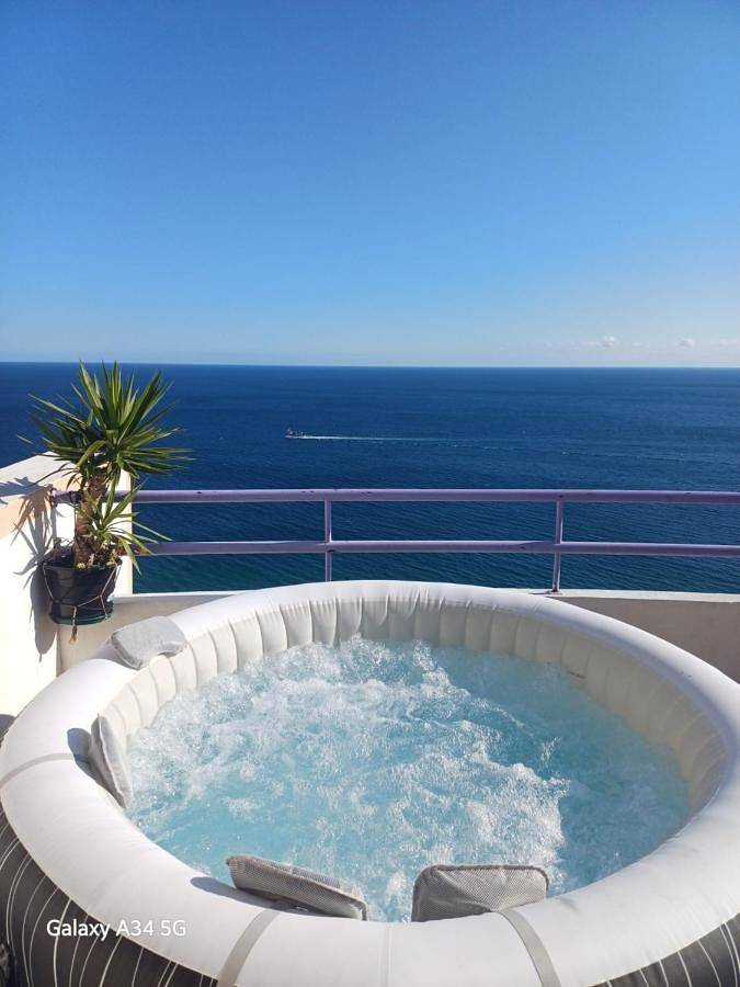 Apartamento de férias para 2 pessoas, com vista para o lago e piscina e ainda vista and terraço em Sesimbra