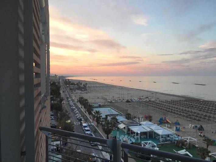 Appartamento per 6 persone, con Balcone e Terrazza nonché Panorama a Roseto degli Abruzzi