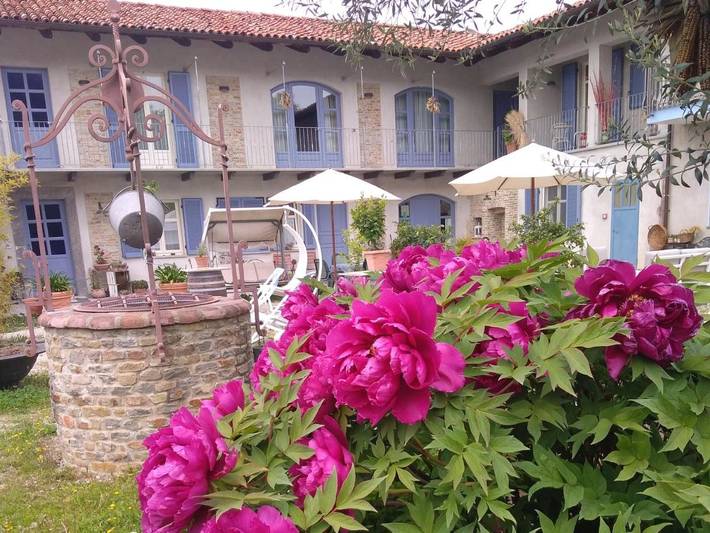 Agriturismo voor 2 personen, with Terras and Tuin as well as Uitzicht in Alba