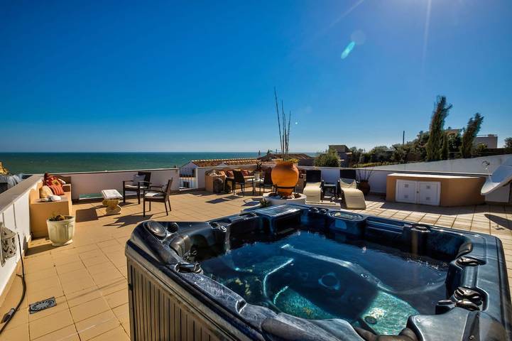 Apartamento de vacaciones para 8 personas, con jacuzzi además de piscina y balcón - 1