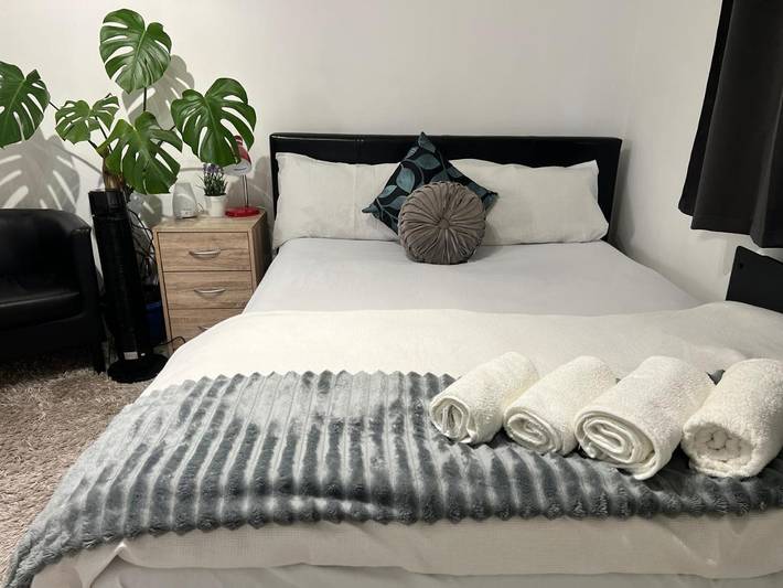 Bed and breakfast for 2 people, with Terrace and Garden as well as View in Southend-on-Sea