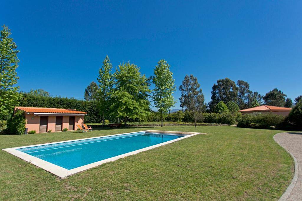 Raizes e Particulas - Douro Lake, Pool & Tennis in Baião, Vale do Douro