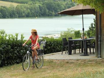 Gîte pour 5 personnes, avec terrasse et piscine dans Lac du Causse