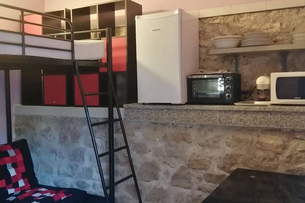 Mini-maison 1pièce provençale avec Bbq, terrasse et jardin privatifs in Roquebrune-Cap-Martin, Côte méditerranéenne (France)