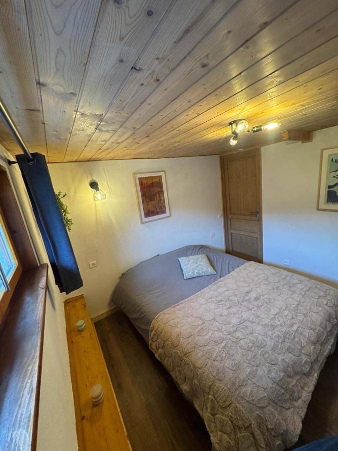 Gîte pour 7 personnes, avec jardin ainsi que vue sur le lac et vue à Montperreux - 2