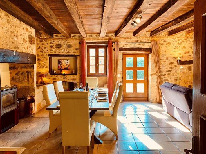 Location de vacances pour 12 personnes, avec vue ainsi que jardin et piscine à Capdrot - 4