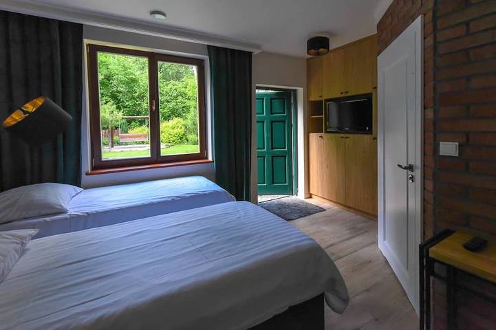 Ferienhaus mit Sauna, BBQ, Squash-Court und großem Garten in powiat krośnieński