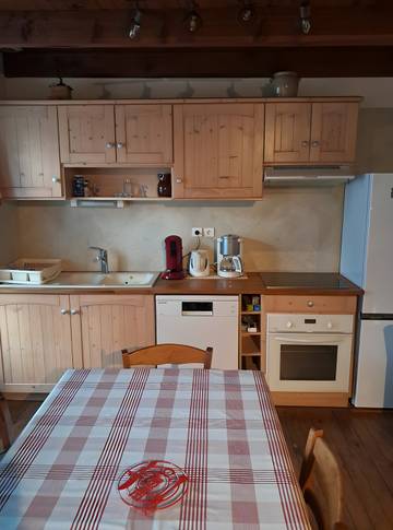 Ferme pour 6 Personnes dans Champs-sur-Tarentaine-Marchal, Région de Mauriac, Photo 3