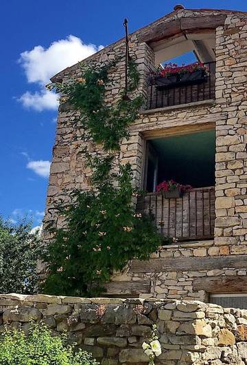 Gîte pour 2 personnes, avec vue et jardin, animaux acceptés à Lardiers