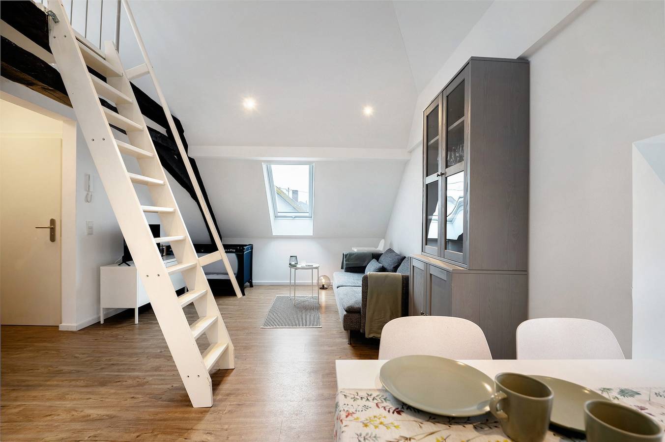 Geheel appartement, Vakantie Appartement "Adlernest Mit Weinbergblick" met Bergzicht & Wi-Fi in Trittenheim, Moseleifel