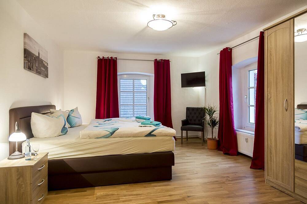 Gutshof am See mit eigenem Steak-Haus! in Klein Upahl, Naturpark Nossentiner/Schwinzer Heide