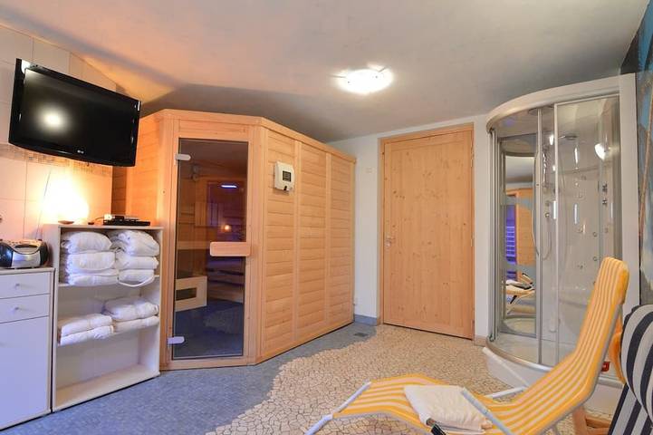 Vakantiehuis voor 4 personen, with sauna and tuin as well as terras - 1