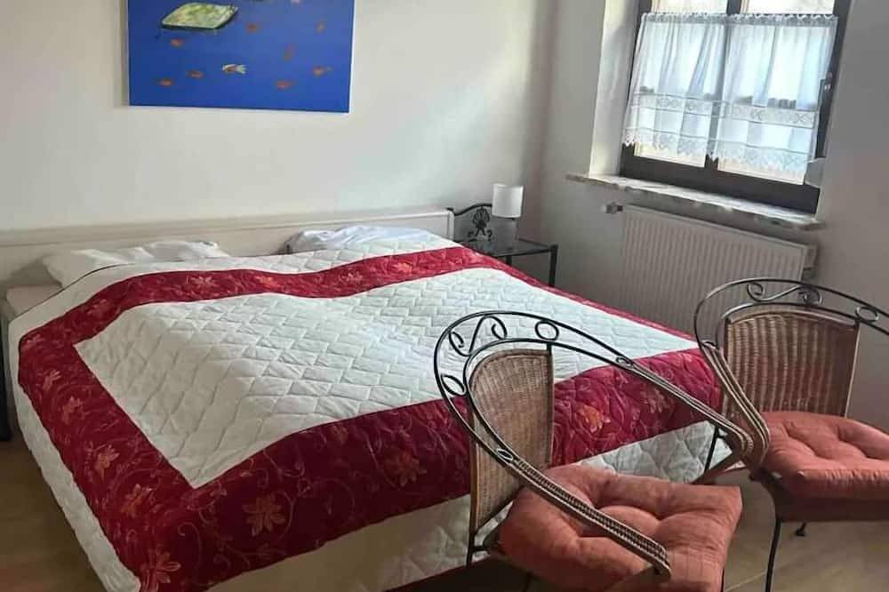 Ganze Wohnung, Reetdach-App. \"Landhus achter de Kark - Stüerboord\" in Poppenbüll für 2 Personen in Poppenbüll, Eiderstedt