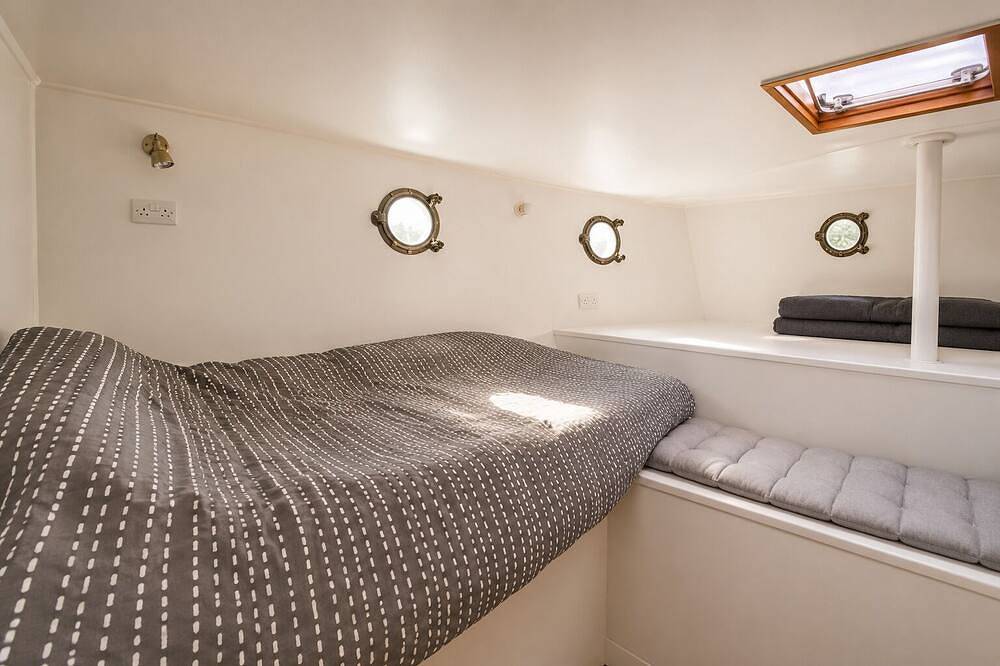 Historic Dutch Barge | Private Sun Deck | St Katharine Docks, Tower Bridge in Southwark, London
