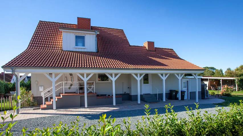 Ferienhaus für 9 Personen, mit Terrasse und Garten sowie Sauna