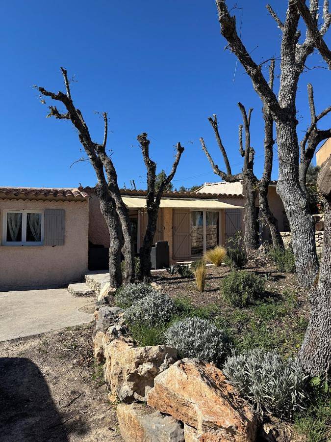 Location de vacances pour 4 personnes, avec jardin et terrasse à Saint-Julien