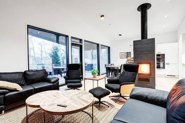 Ferienhaus für 6 Personen, mit Whirlpool und Terrasse sowie Garten und Sauna
