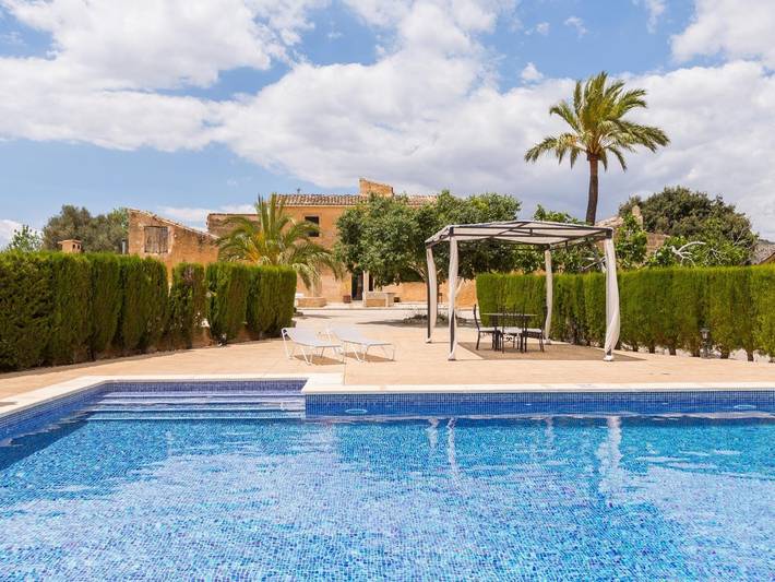 Maison de vacances pour 8 personnes, avec Balcon/Terrasse ainsi que Jardin et Piscine à Llucmajor