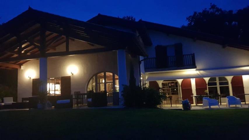 Maison d’hôte pour 2 personnes, avec vue ainsi que piscine et jardin à Arcangues - 2