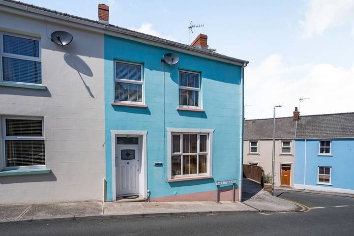 Cottage for 8 people in Tenby