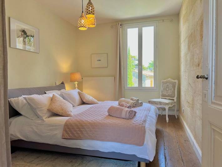 Location de vacances pour 9 personnes, avec piscine ainsi que vue et jardin, animaux acceptés à Sainte-Terre - 3