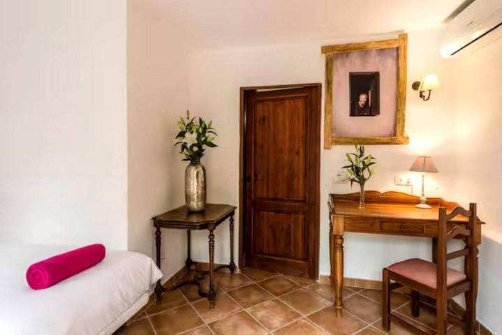 Chambre d’hôte pour 2 personnes, avec jardin à Santa Eulària des Riu - 4
