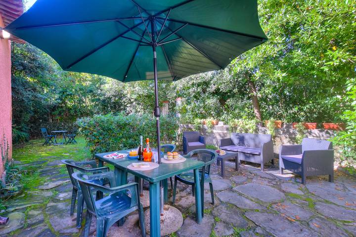 Ferienwohnung für 6 Personen, mit Terrasse und Kinderpool in Marina di Pietrasanta