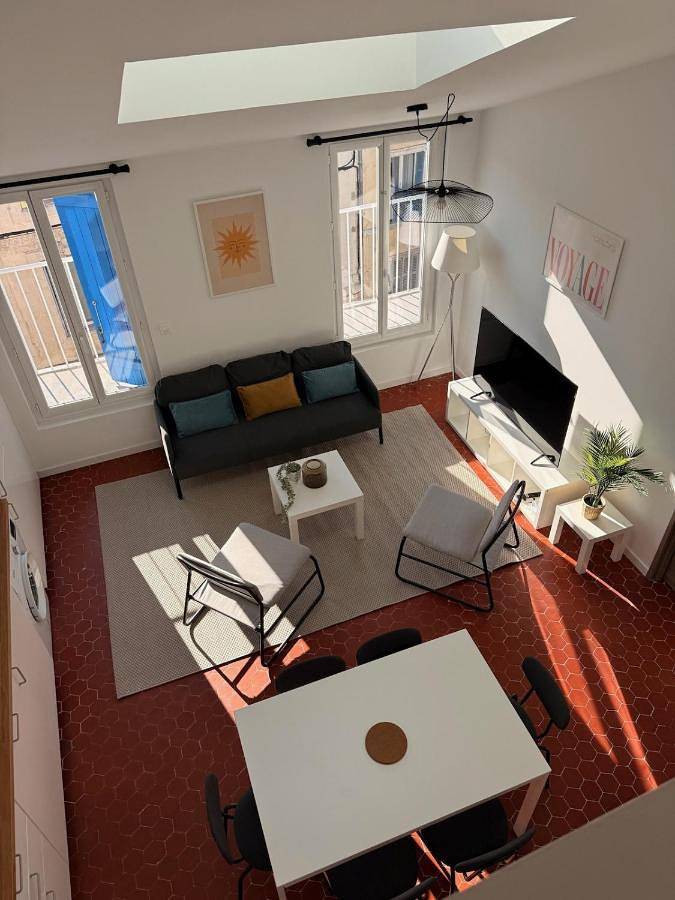 Gîte pour 6 personnes, avec balcon et vue dans Office de Tourisme de Cuges les Pins - 2