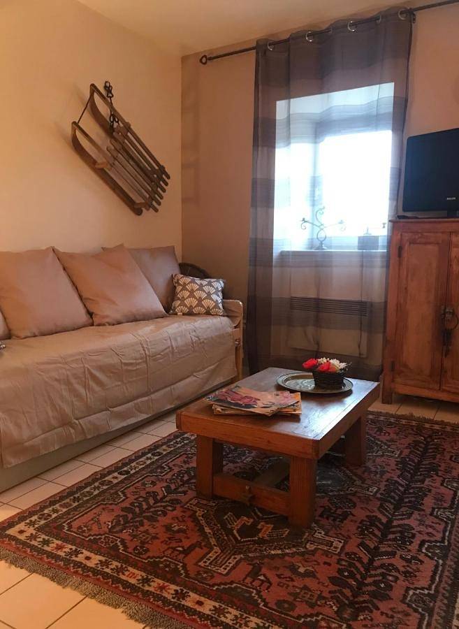Gîte pour 8 personnes, avec terrasse ainsi que vue et piscine à Saint-Joseph-des-Bancs - 2