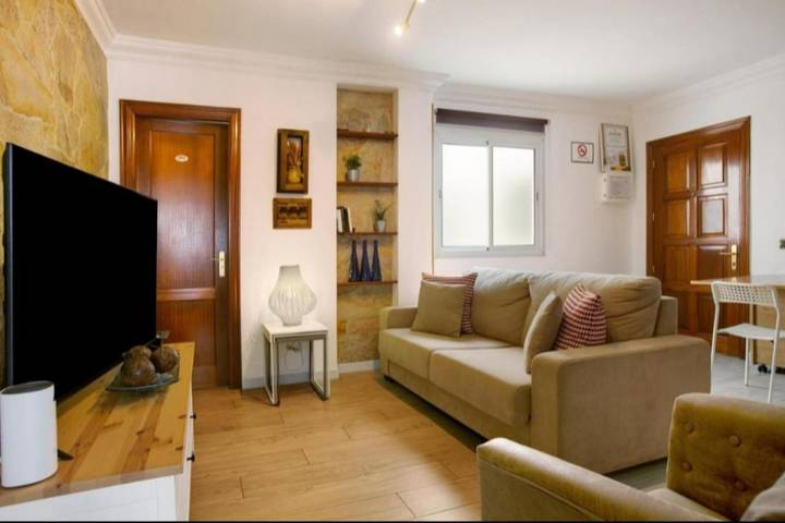 Entire apartment, Vacation Apartment 'Magara Suites Las Canteras' with Wi-Fi and Air Conditioning in Las Palmas de Gran Canaria Centre, Las Palmas de Gran Canaria
