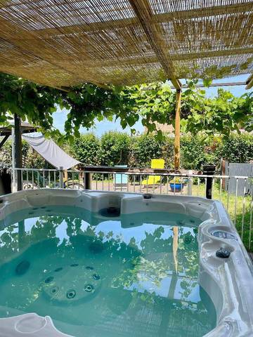 Gîte pour 2 personnes, avec jacuzzi et jardin dans les Pyrénées-Orientales