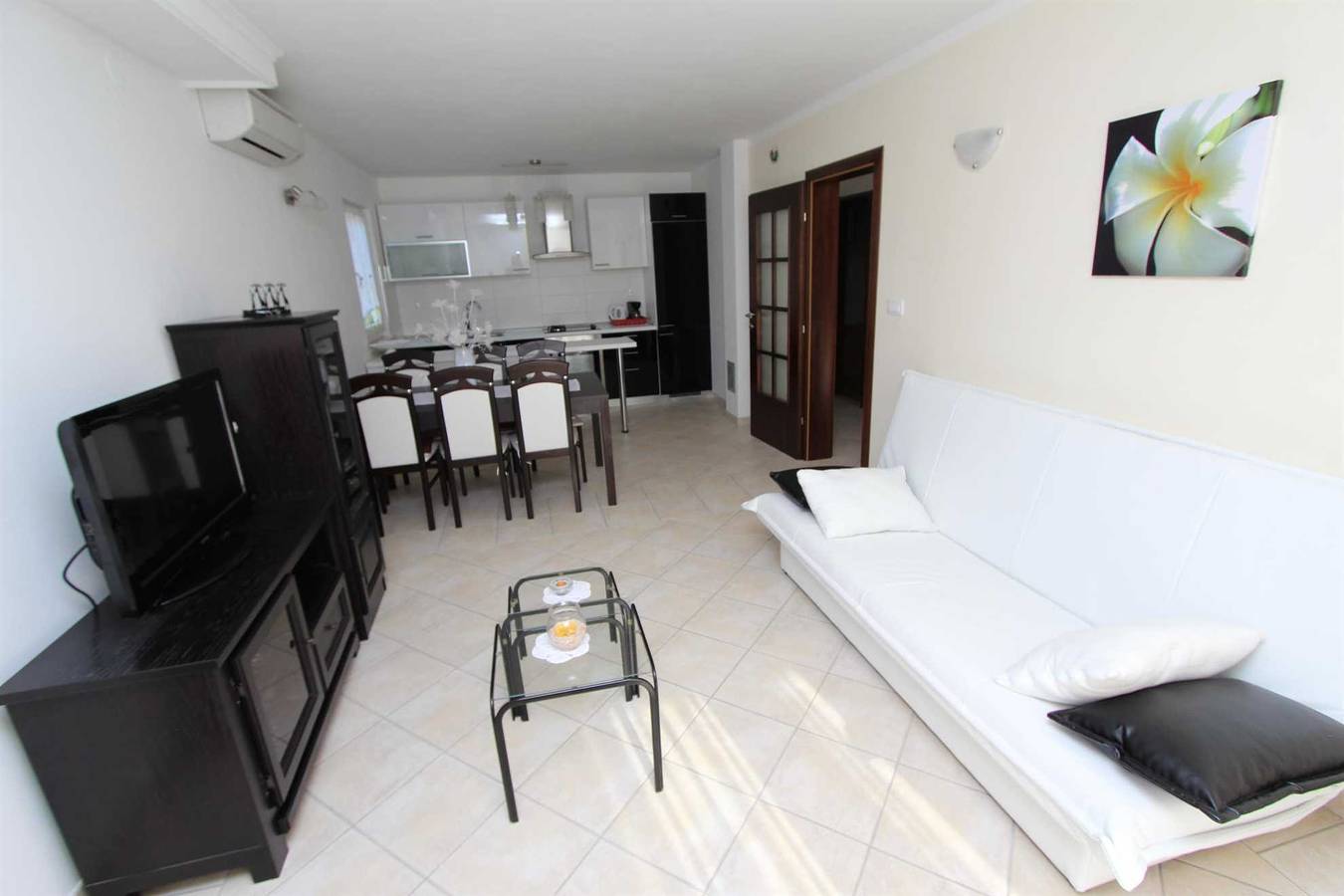 Ganze Wohnung, Dujmovic Ferienwohnung mit 2 Schlafzimmern mit Terrasse (Bungalow Biba) in Rovinj, Rovinj und Umgebung