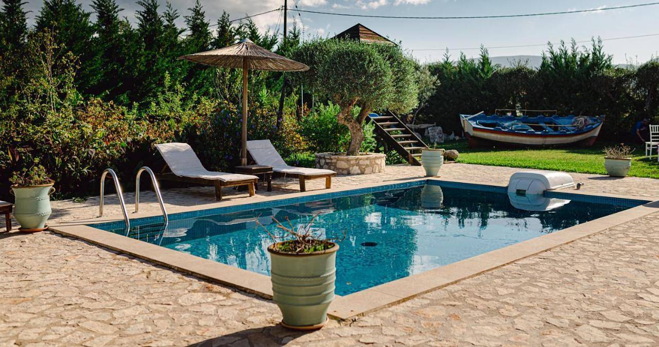 Agro Art Boutique & Luxury Villas - Two Art Villas with Pools, Unique Decors, and a Treehouse Option in Βανάτο, Ζάκυνθο