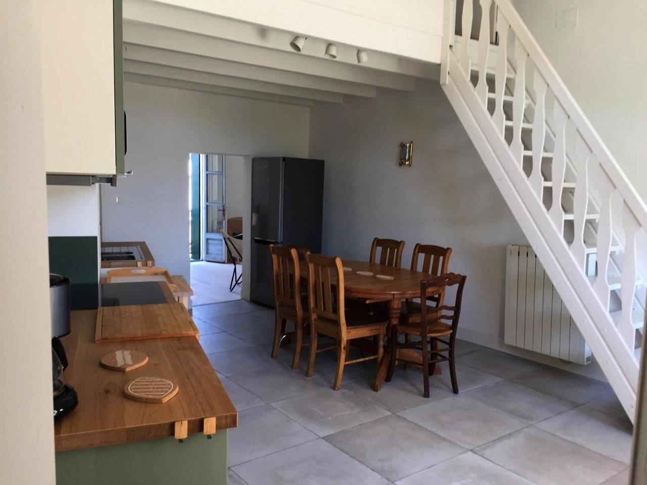 Appartement entier, Three-Bedroom Apartment in Saint-Georges-d'Orques, Côte méditerranéenne (France)