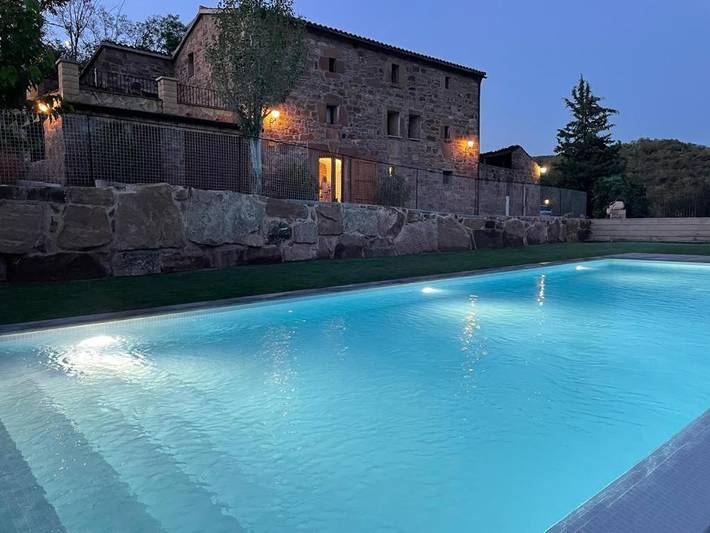 Casa rural para 17 personas, con jardín además de piscina y vistas en Noguera - 2