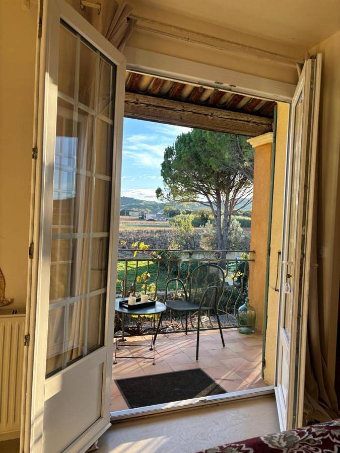 Location de vacances pour 2 personnes, avec vue ainsi que piscine et jardin, animaux acceptés à Rochegude - 4