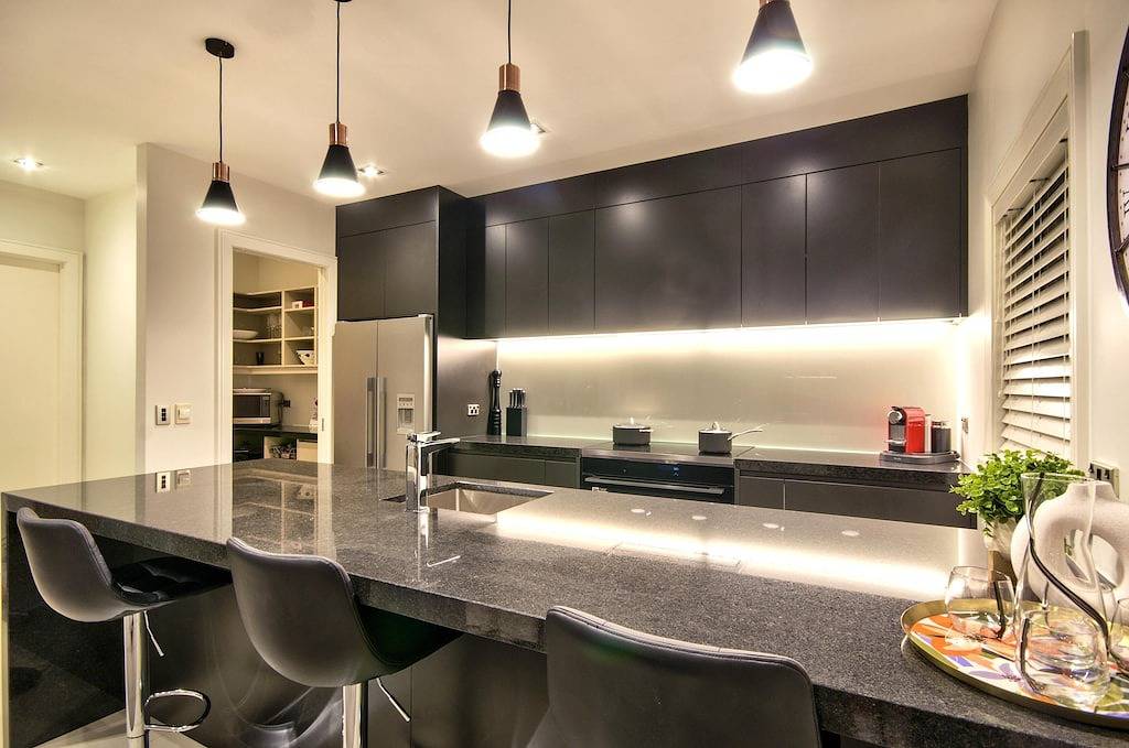 Q am See (in der Nähe der Stadt) in Queenstown, Otago