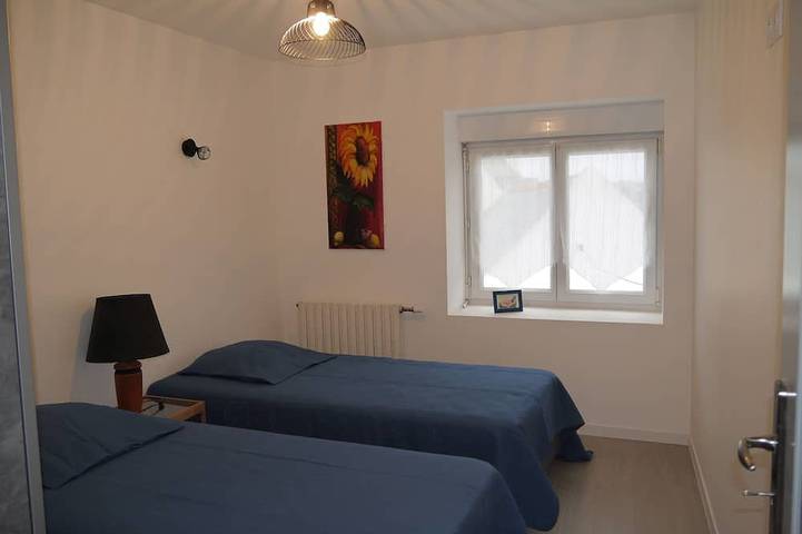 House on enclosed land of 1100 m2, 200 m from the beach Correjou dog accepted in Plouguerneau, Brest region